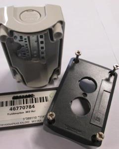 Push-button housing with 2 holes